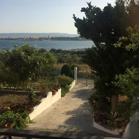 Holiday home Rosa Granatello